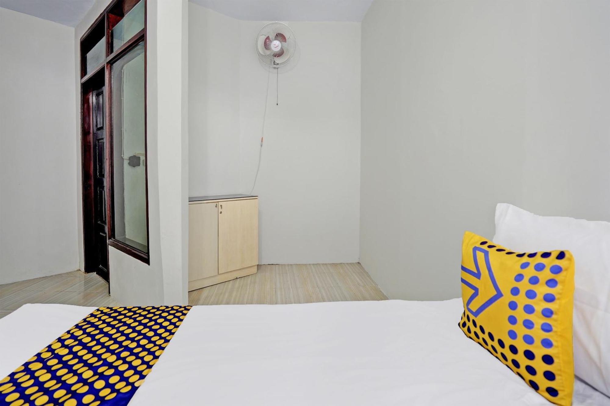Spot On 92388 Villa Segi Delapan Prigen Εξωτερικό φωτογραφία