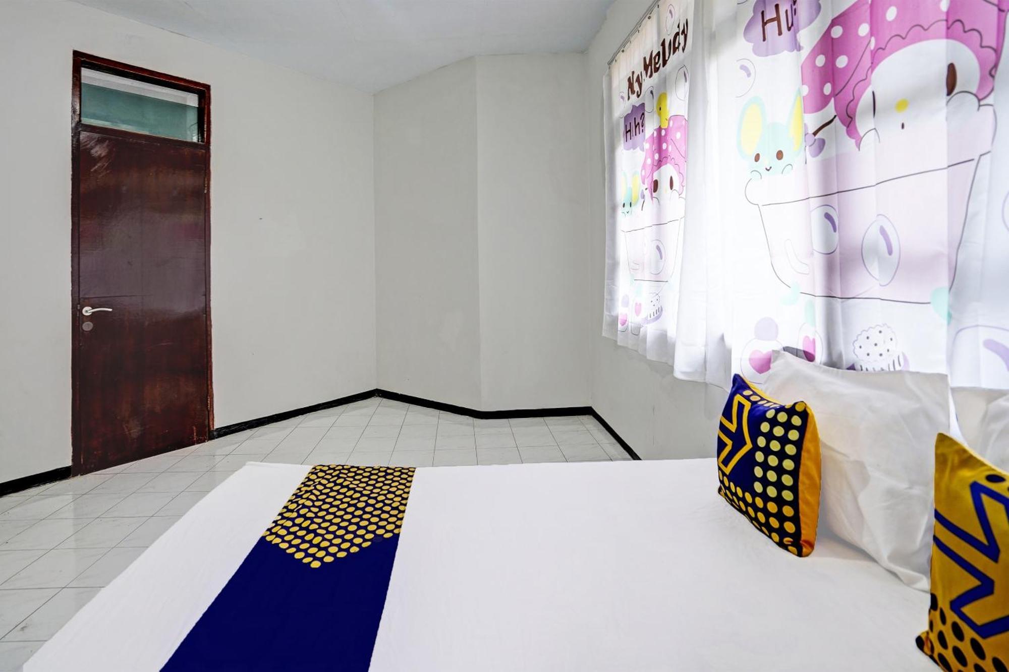 Spot On 92388 Villa Segi Delapan Prigen Εξωτερικό φωτογραφία