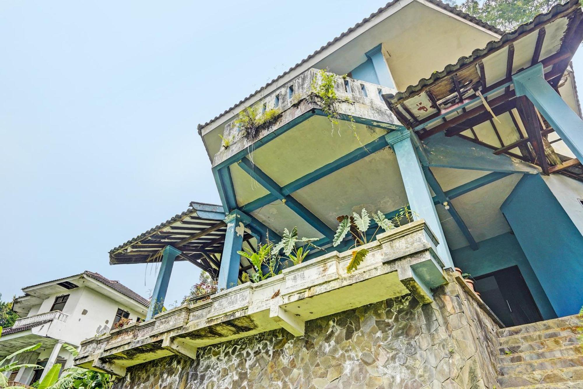 Spot On 92388 Villa Segi Delapan Prigen Εξωτερικό φωτογραφία